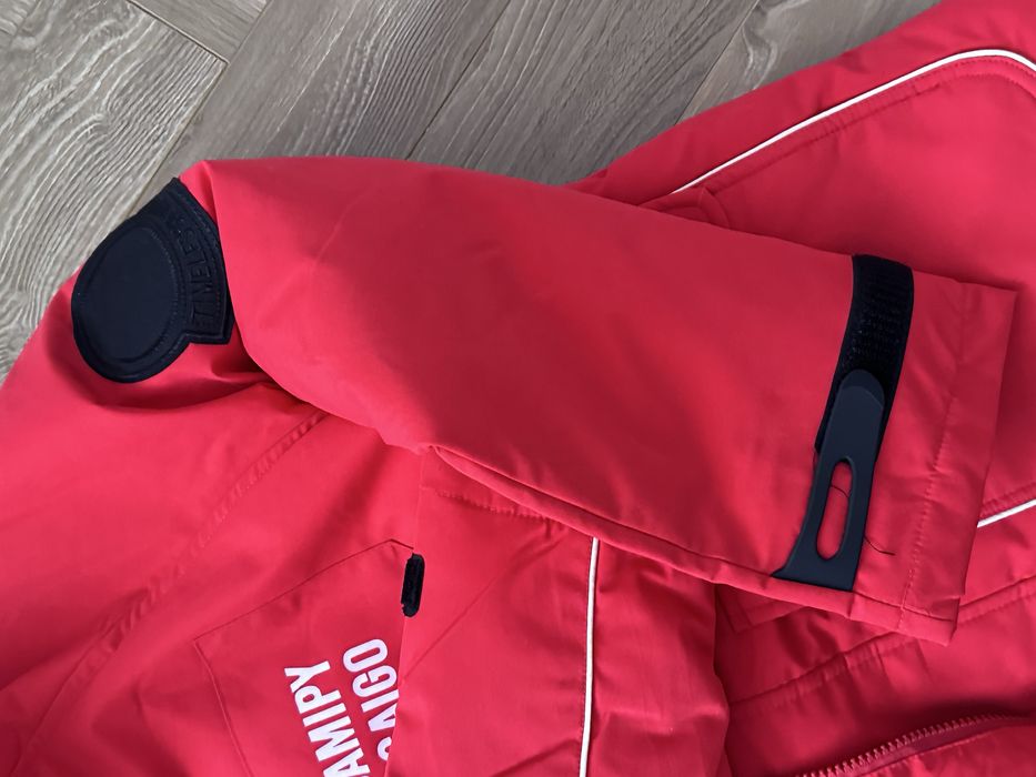 Продам куртку новая