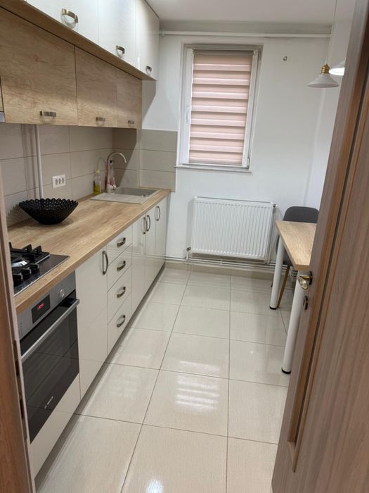 Apartament 2 camere, etaj 1, Zona Rotonda, (vis-a-vis de McDonalds)