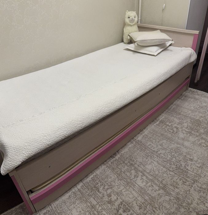 Продам мебель в детскую комнату.