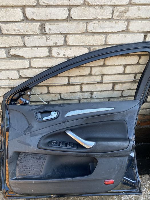 Продам 2 двери Ford Mondeo 4