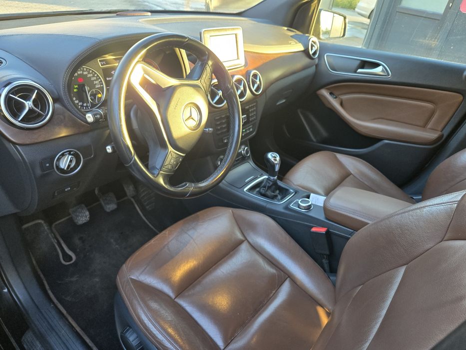 Mercedes b180cdi Faruri led Piele etc