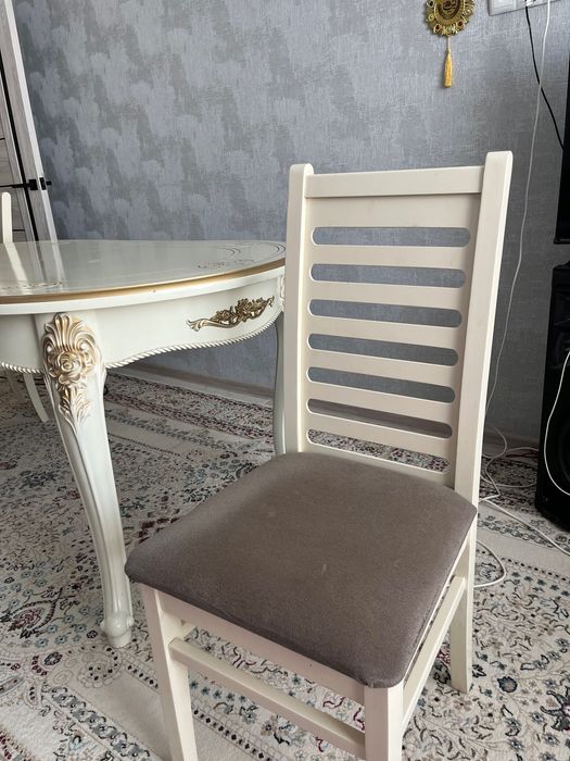 Стол и стулья комплект