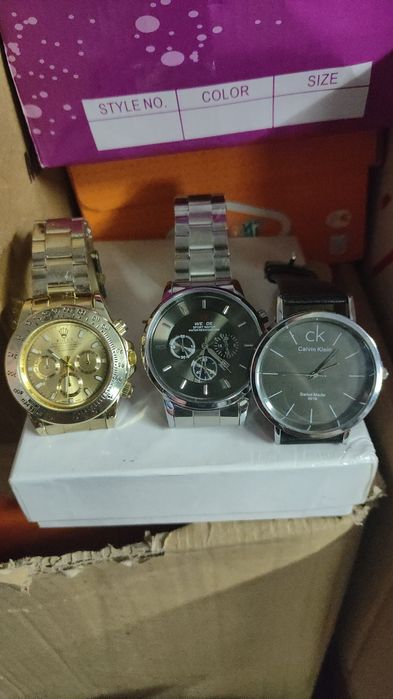 Часы , разные , количество 40 штук