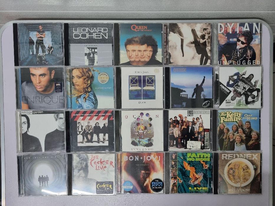CD-uri originale diverse