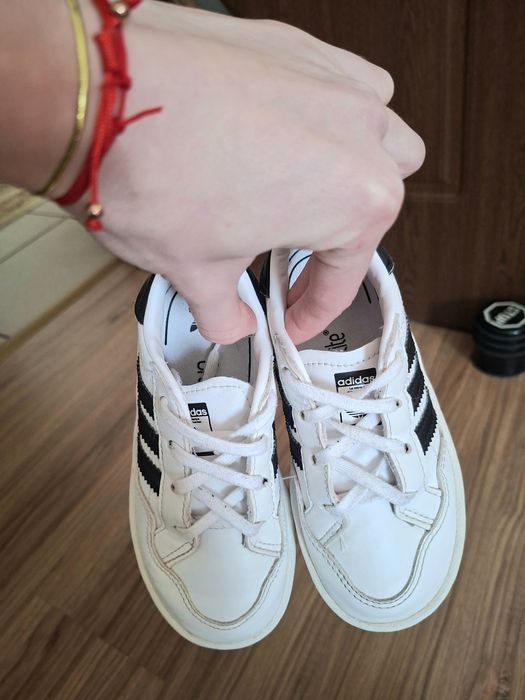 Adidasi baieti nr 27