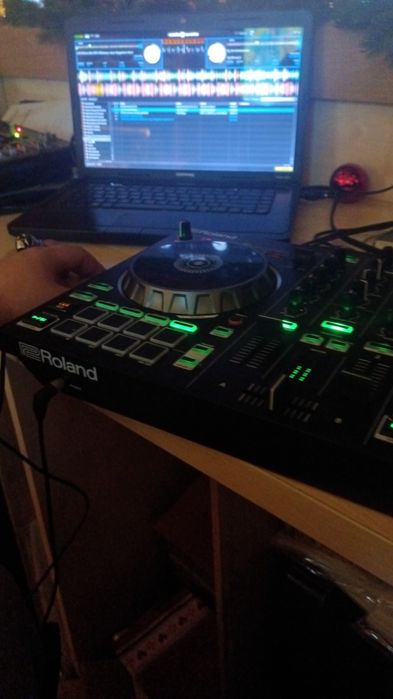 Продам  Dj контроллер , Roland DJ-202