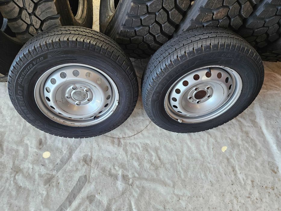 2 бусови джанти 16 цола с 5 отвора с летни гуми 215/65R16C Matador Van