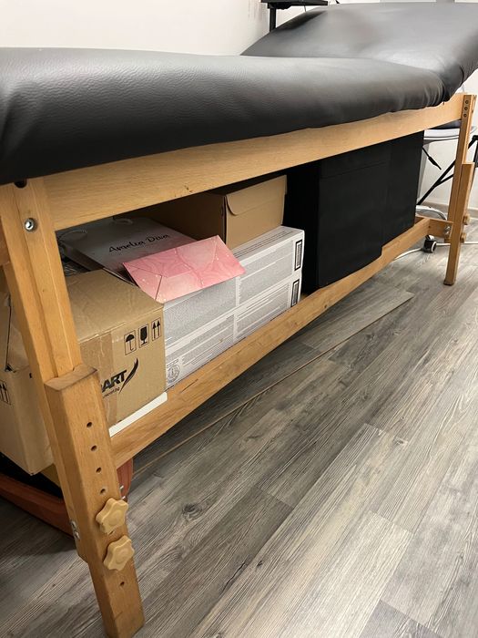 Козметична кушетка и стол