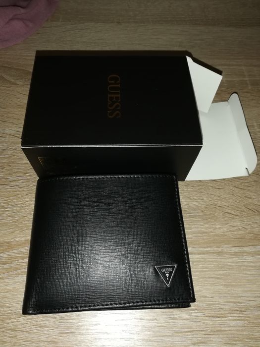 Cadou portofel negru Guess