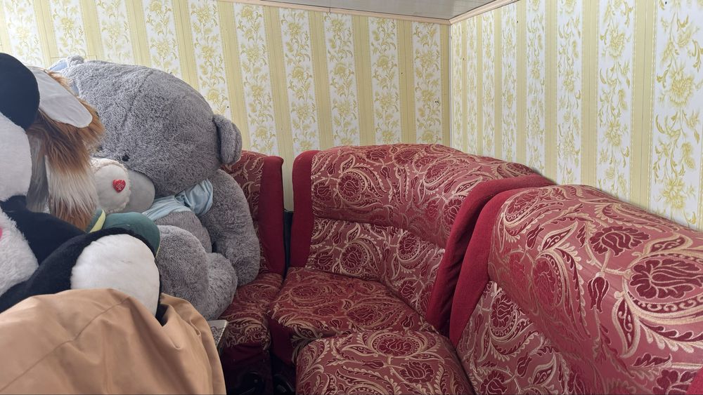 Уголок отличный состояние