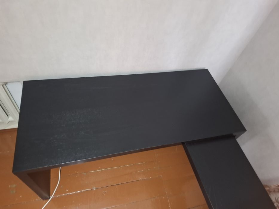 Продам стол Икеа Мальм
