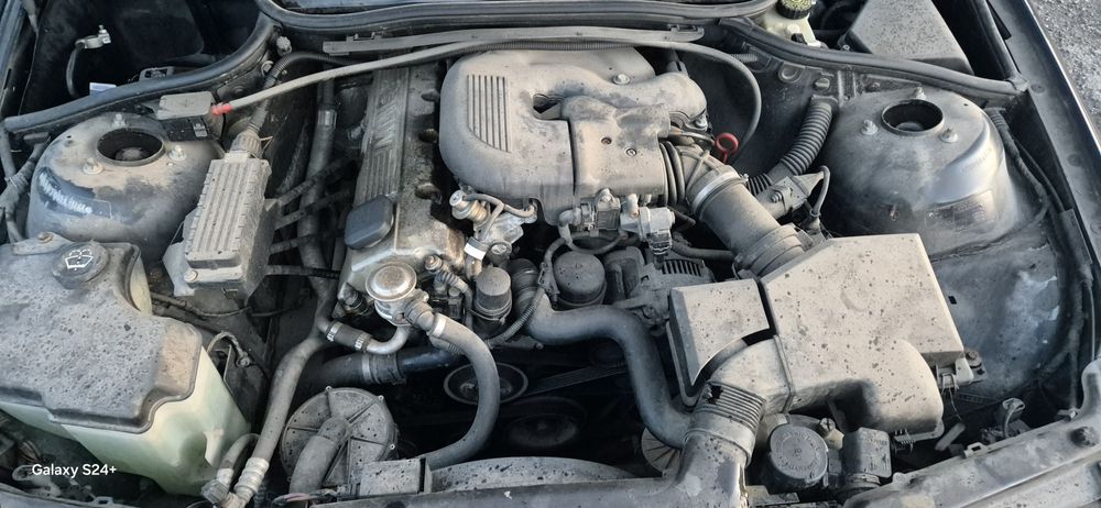 Dezmembram BMW 318i 1.9 benzin 118cp.