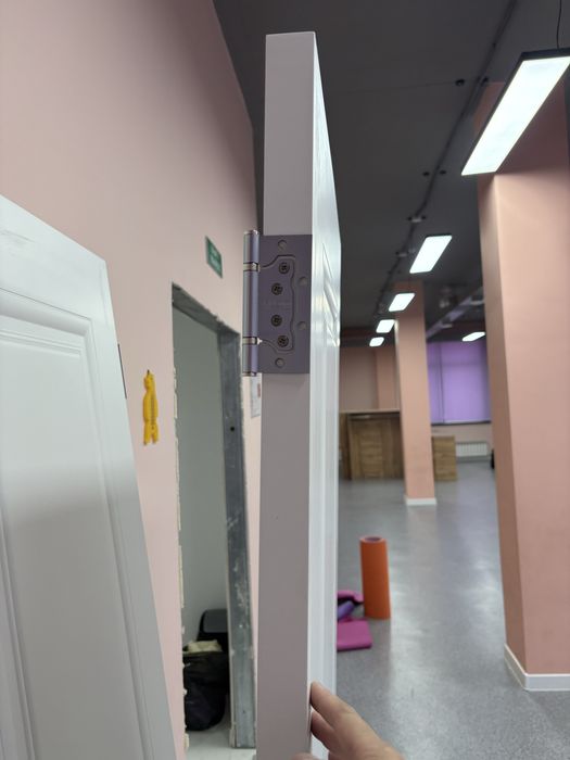 Продам двери, диван, стулья, колонка