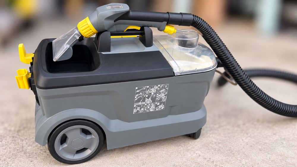 Karcher Puzzi 10/1 – aspirator profesional cu injecție-extracție
