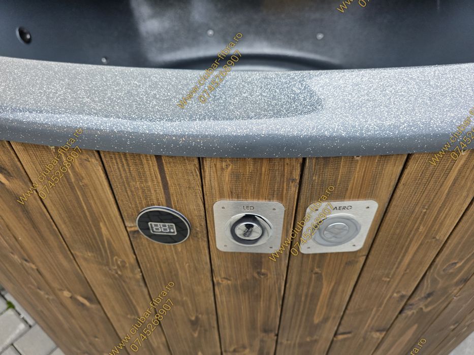 Ciubar din fibra cu jacuzzi si soba exterioara