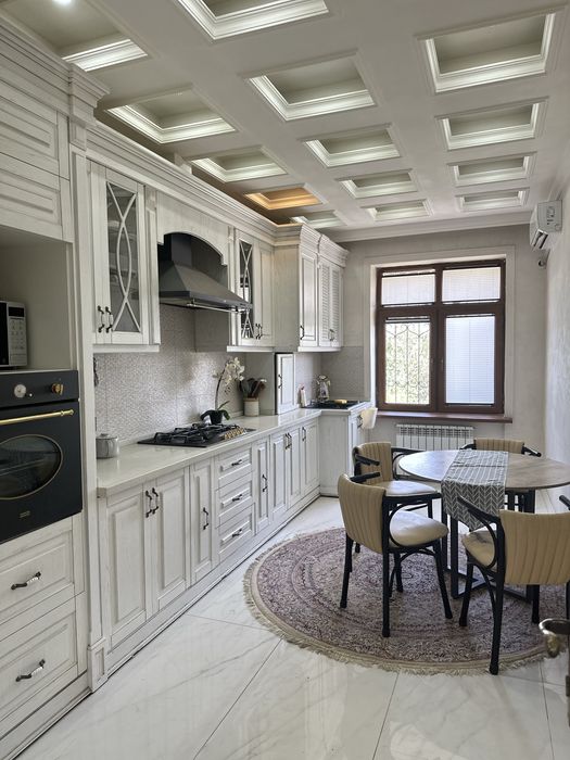 Продается своя 3-х комнатная квартира в центре