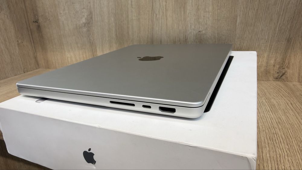 MacBook Pro M4 14” 16GB/512GB Silver — в идеальном состоянии!