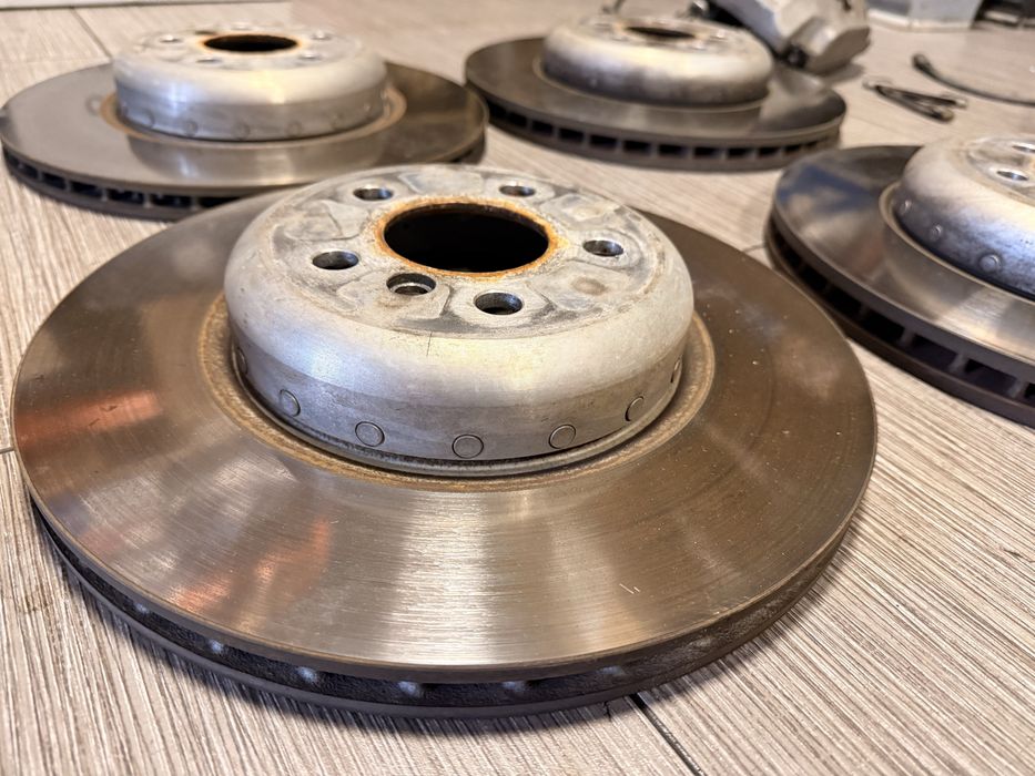 Оригинална спирачна система за BMW G30 – пълен комплект (предни/задни)