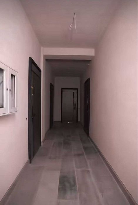 Урганч шахрида Ал-Хоразмий ситида 7-қаватда 2 хонали уй сотилади.