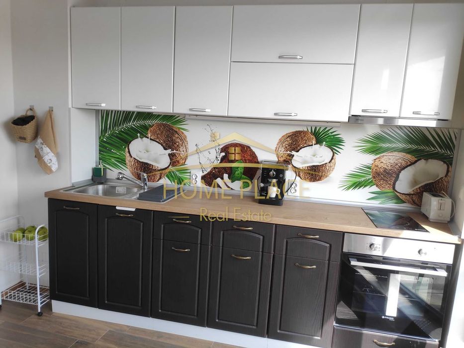 Дава се под наем Тристаен апартамент в Варна, Център - 112 кв.м за 698.19 € - Снимка #2