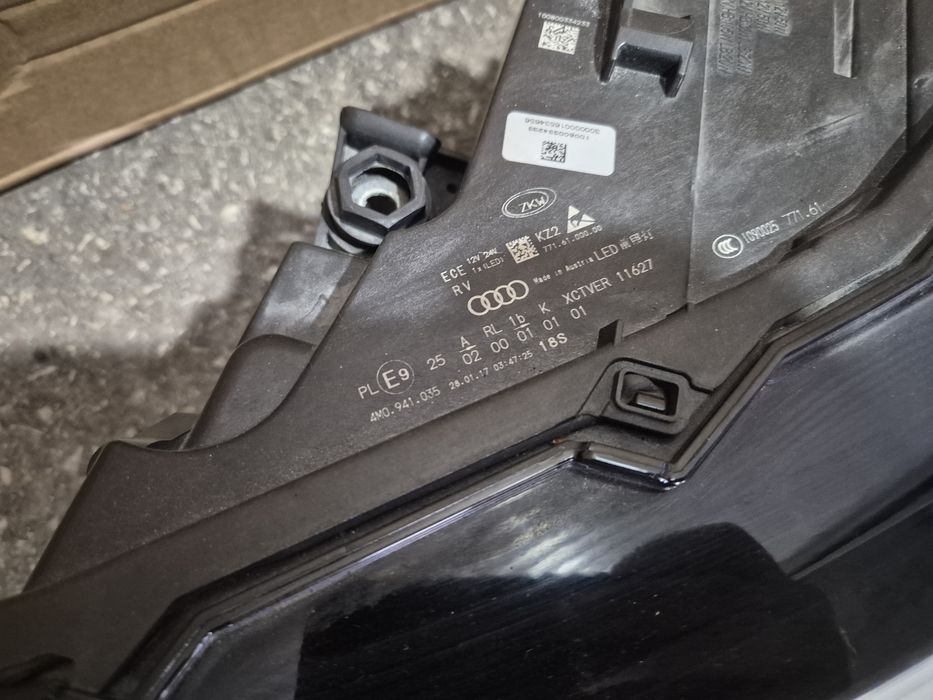 Ляв фар Audi Q7 4M  Ауди КЮ7 SQ Matrix