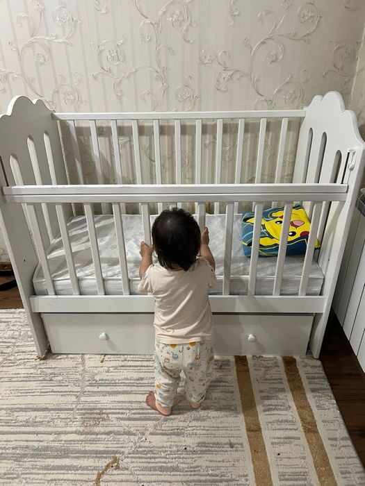 детская кровать с маятником