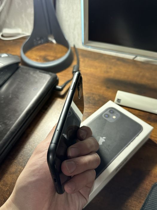 Iphone 11 83% с коробкой