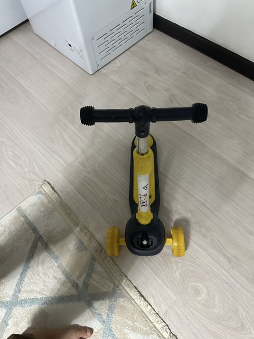 Продам самокат детский 2000тг