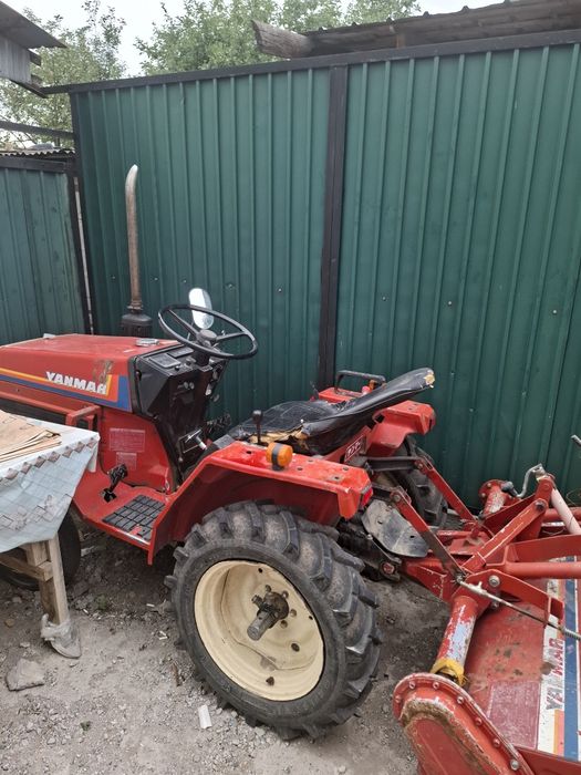 Японский минитрактор с фрезой