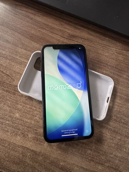 Продам Айфон 11