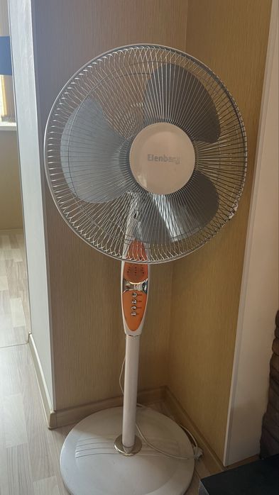 Продам Вентилятор напольный Elenberg