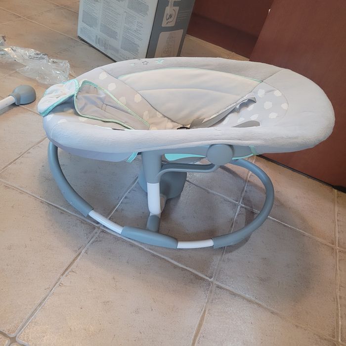 Продавам ел. Бебешка люлка 2 в 1 Ingenuity