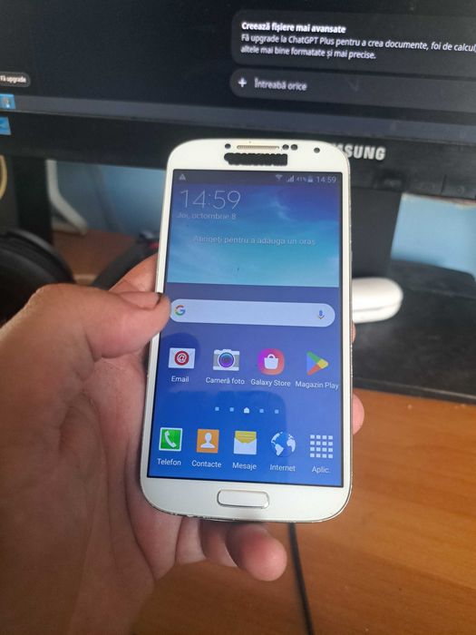 Samsung Galaxy S4 – Funcțional, stare estetică uzată