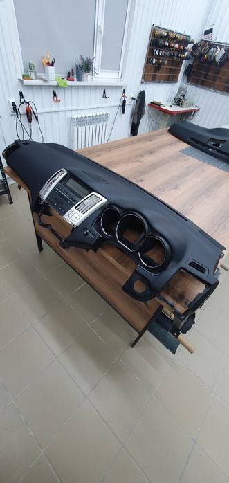 Панель Toyota Harrier