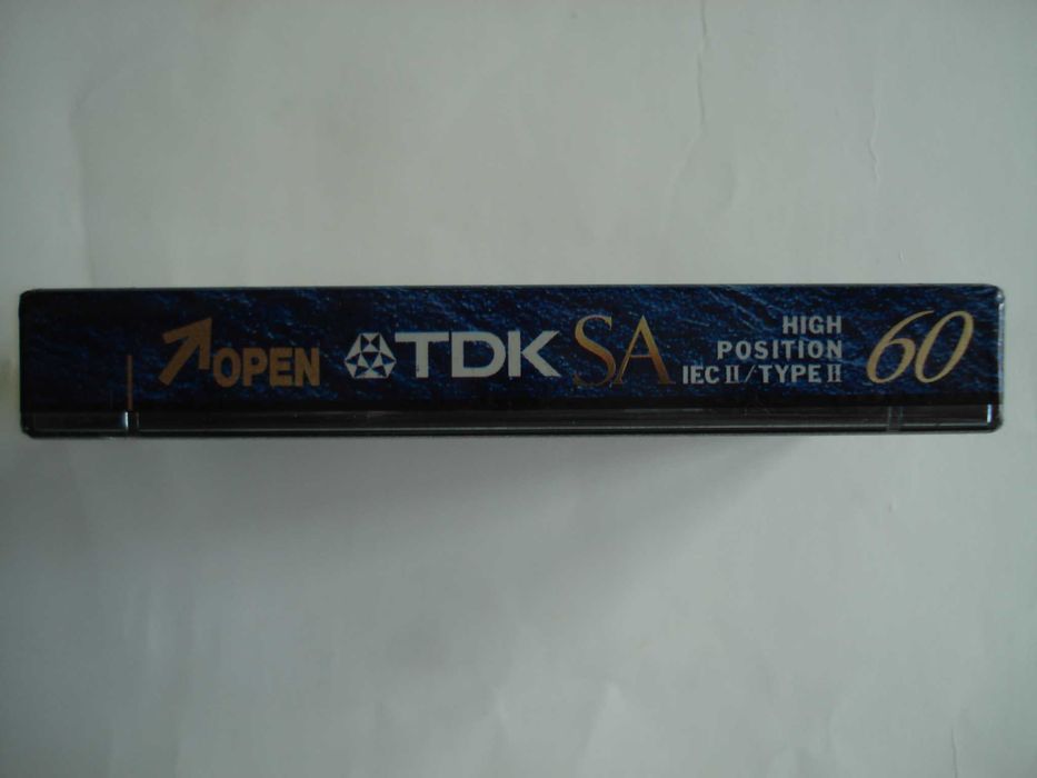 Аудиокассета и видеокассета новые