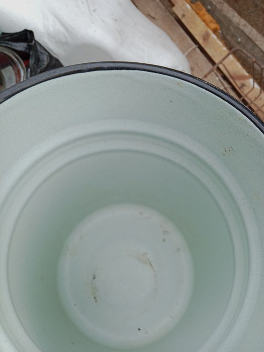 Продам кателок эмалированный