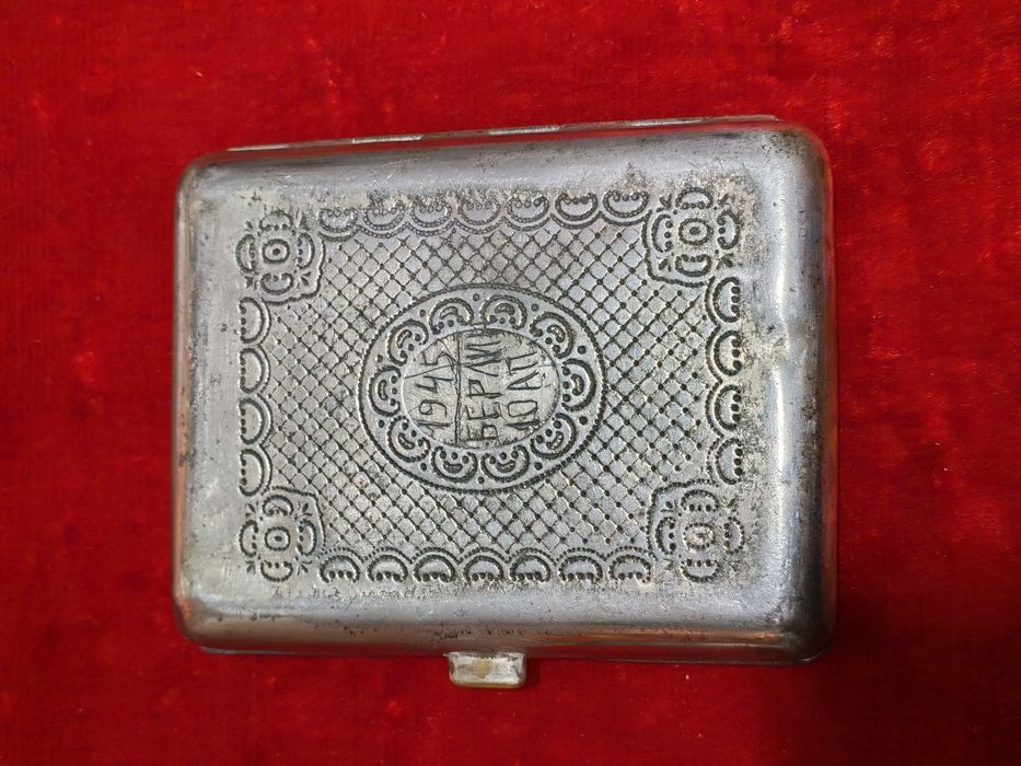 Шкатулка и другие предметы СССР