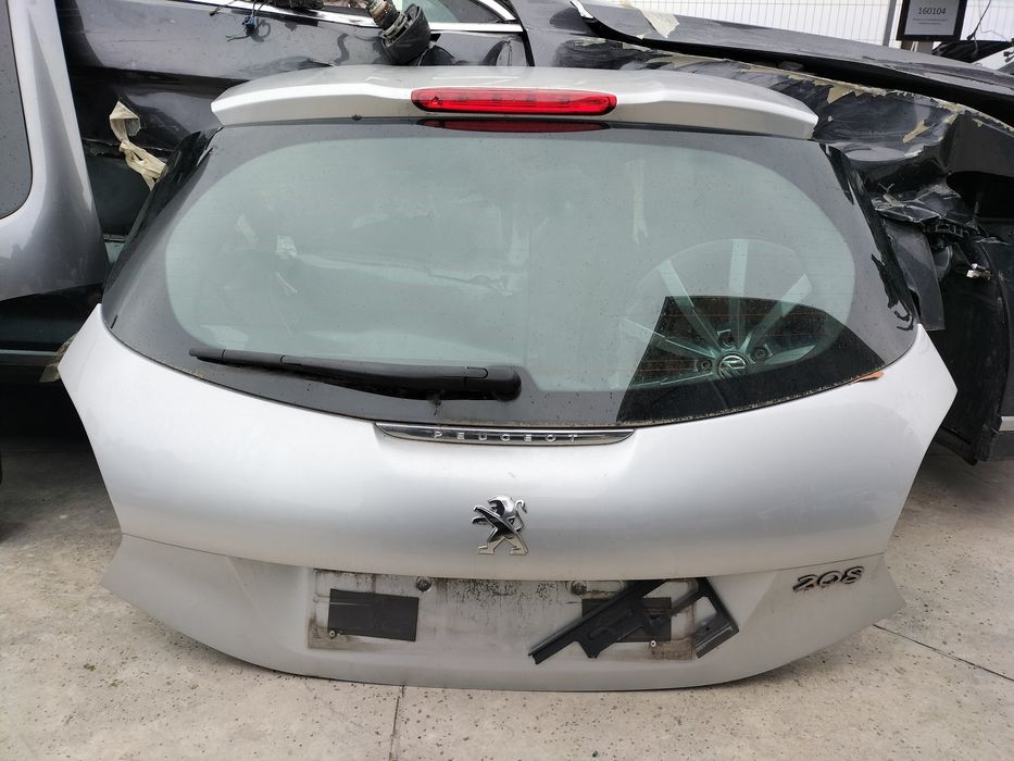 Врата багажник Peugeot 208 hatchback / Пежо 208 4 врати 2015г.