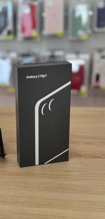 Samsung Z Flip 7 • NOU • Sigilat • Garantie