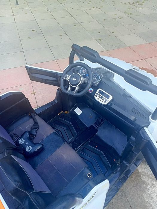 Jeop moshincha sotiladi rangi oq