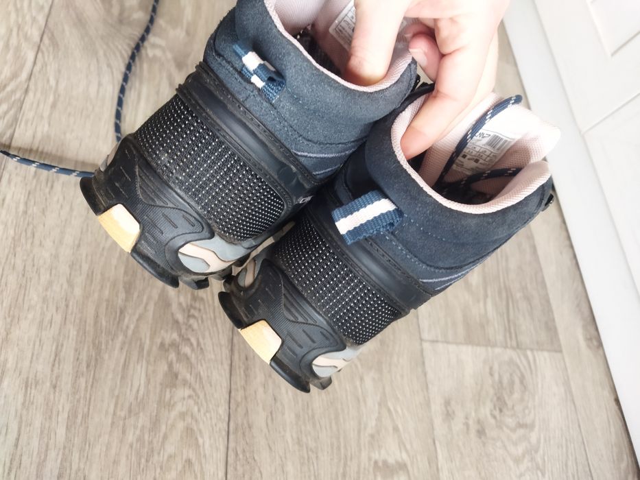 Дамски туристически обувки 39 номер.