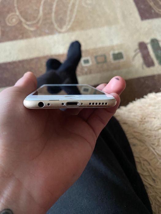 В продаже  айфон 6