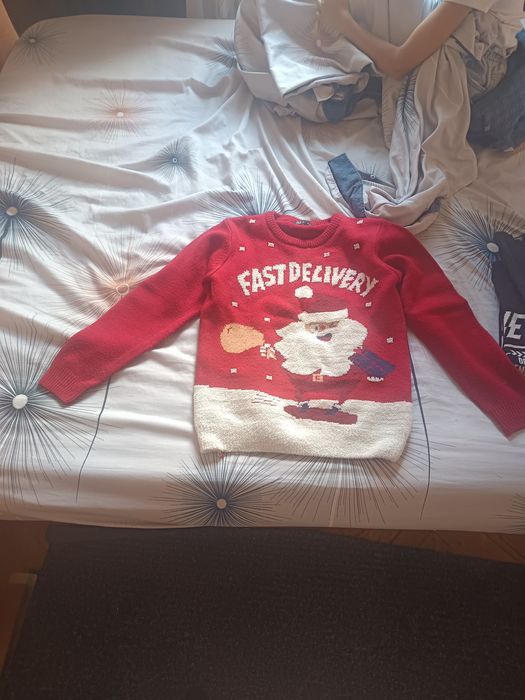 Pulover rosu mos craciun