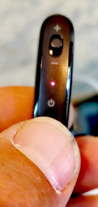 Блутут хендсфри слушалка Plantronics Voyager Legend със заряден кейс
