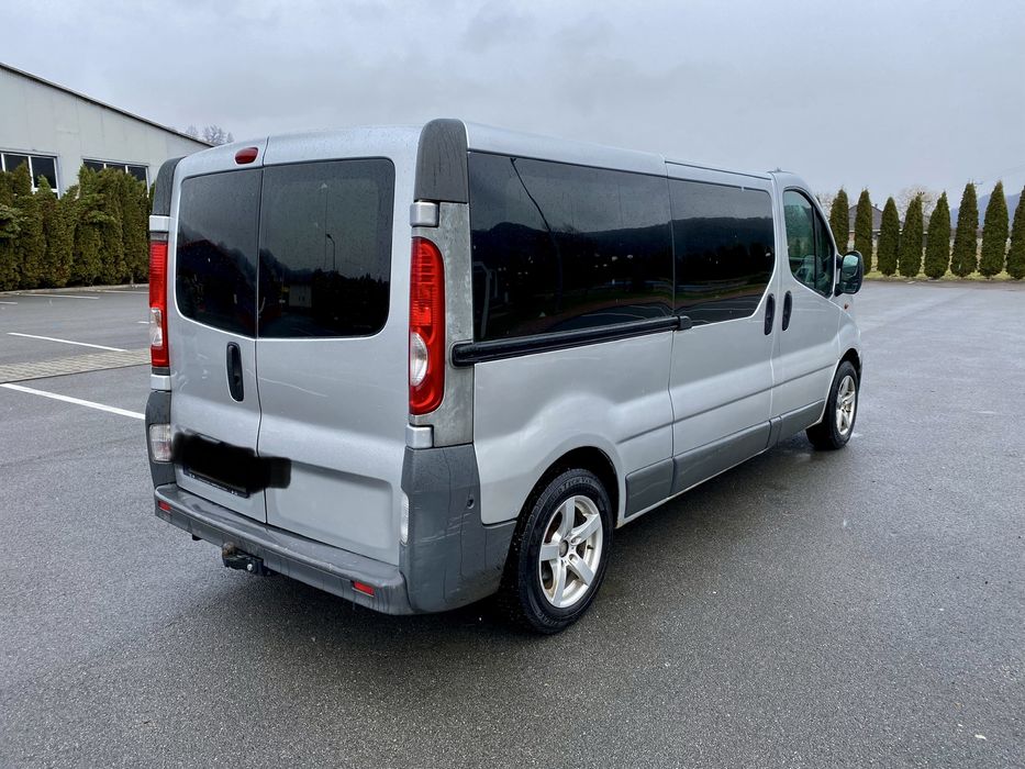 Opel Vivaro modelul Lung