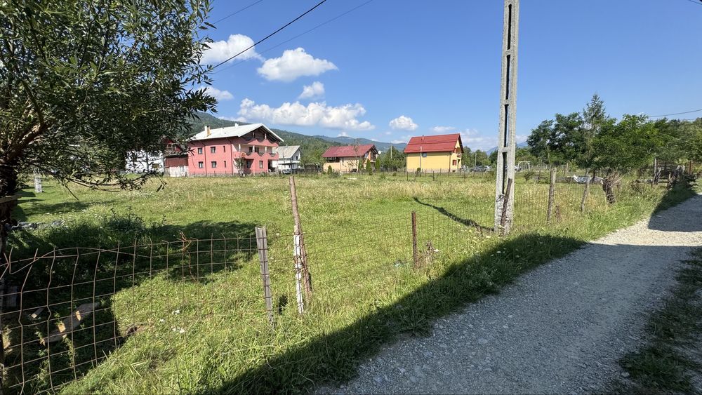 Vand teren intravilan  (Moisei)