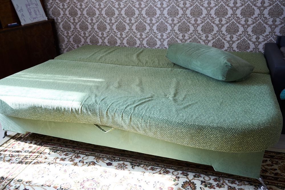 продам диван раскладушку бу 15 000 тг.