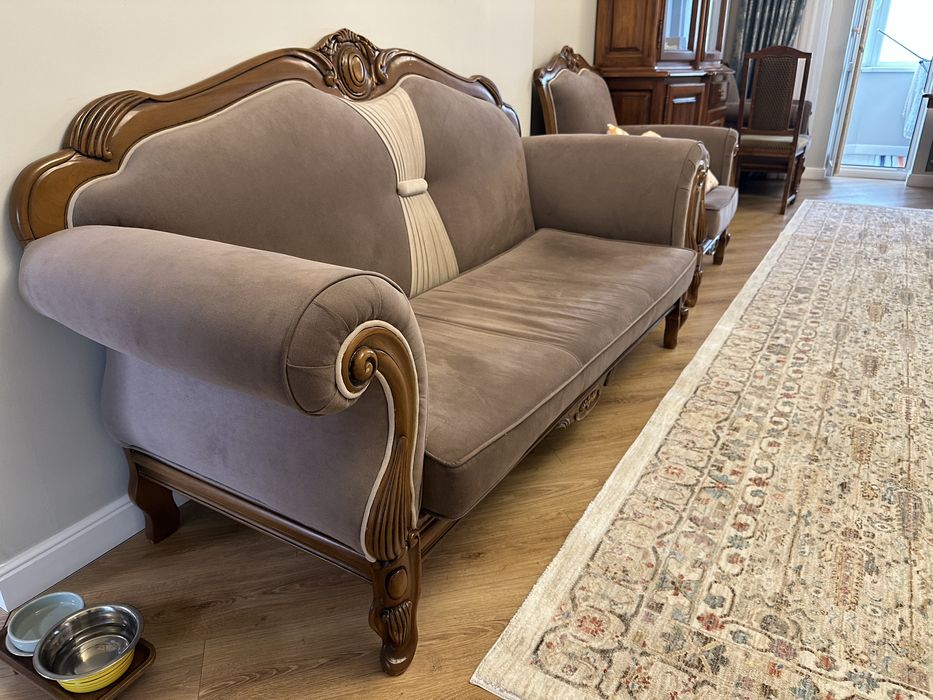 Продается диван и 2 кресла