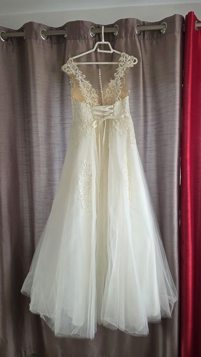 Vând rochie de mireasă