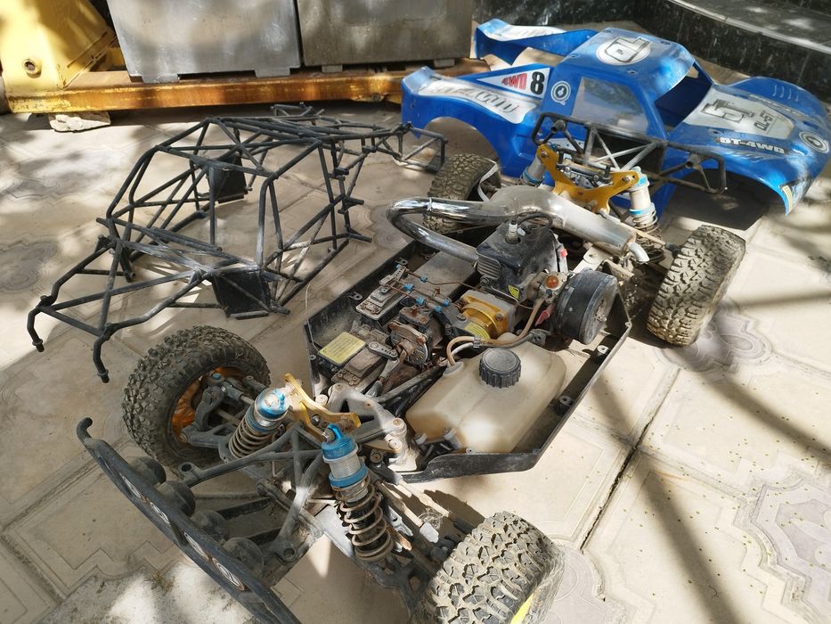 RC машина 1:5 бензиновая, без пульта, не заводится